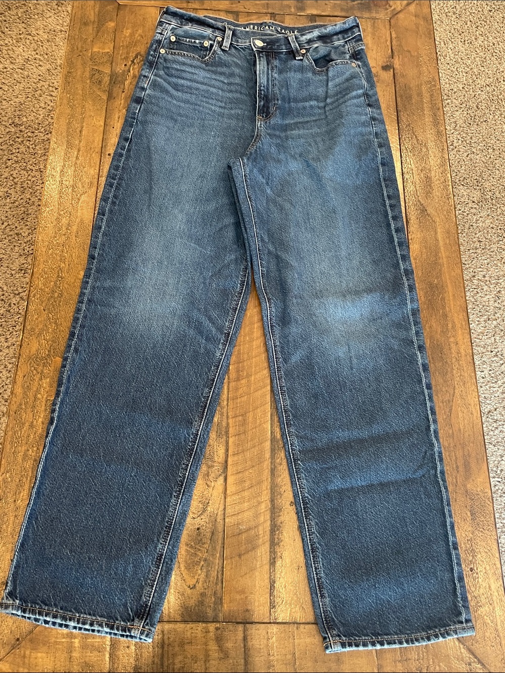 American Eagle Outfitters Relaxed Barrel Jeans in Dark Blue Wash D62